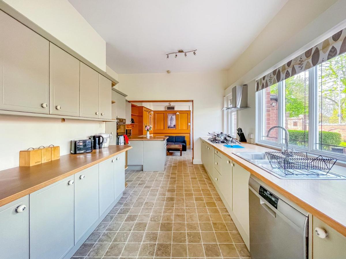 *Rd9Bc* For Your Most Relaxed & Cosy Stay + Free Parking + Free Fast Wifi * Leeds  Eksteriør billede